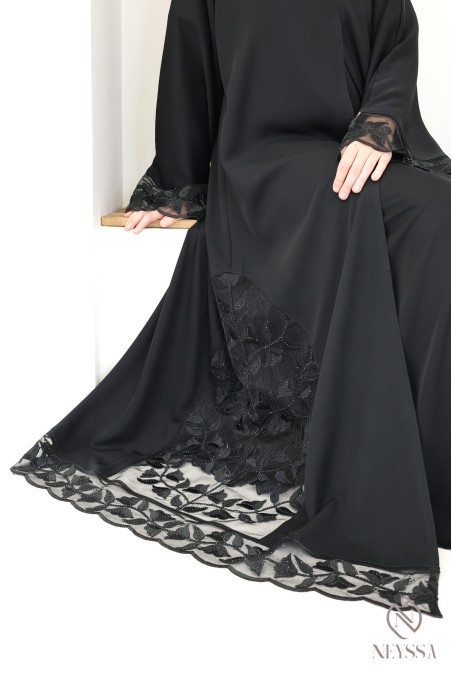 Dubai kimono abaya with trendy embroidery for veiled women for Eid