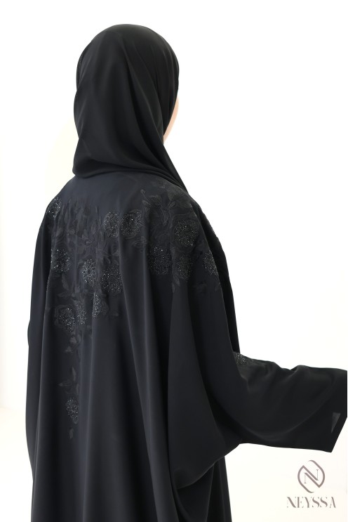 Abaya Dubaï coupe papillon avec broderie et strass femme hijabi