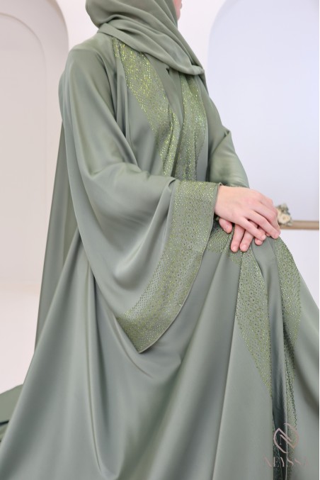 Abaya kimono Dubaï verte à strass coupe moderne abaya chic femme