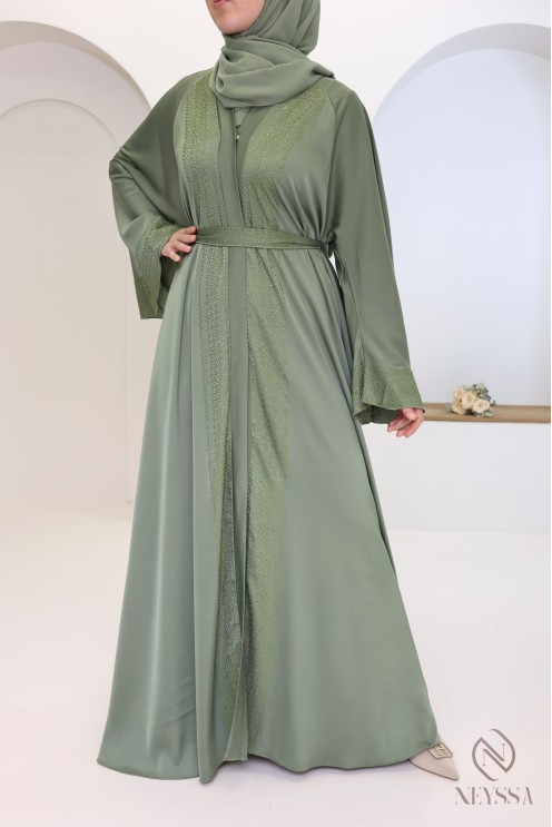 Abaya kimono Dubaï verte à strass coupe moderne abaya chic femme