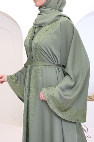 Abaya kimono Dubaï verte à strass coupe moderne abaya chic femme 2
