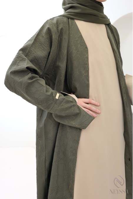 Dubai 3-piece khaki and beige kimono abaya with embossed patterns