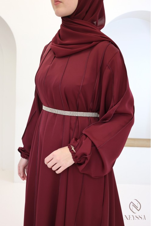 Abaya Dubaï tendance bordeaux pour femme voilée modestes