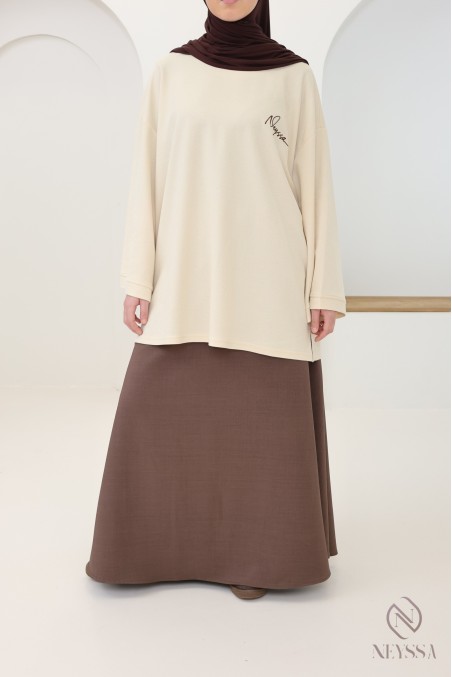 Trendy oversized long-sleeved T-shirt for hijabi women