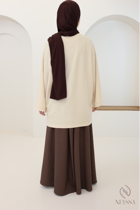 Trendy oversized long-sleeved T-shirt for hijabi women