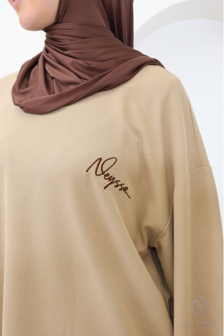 Loose-fitting long-sleeved cotton T-shirt, embroidered by Neyssa