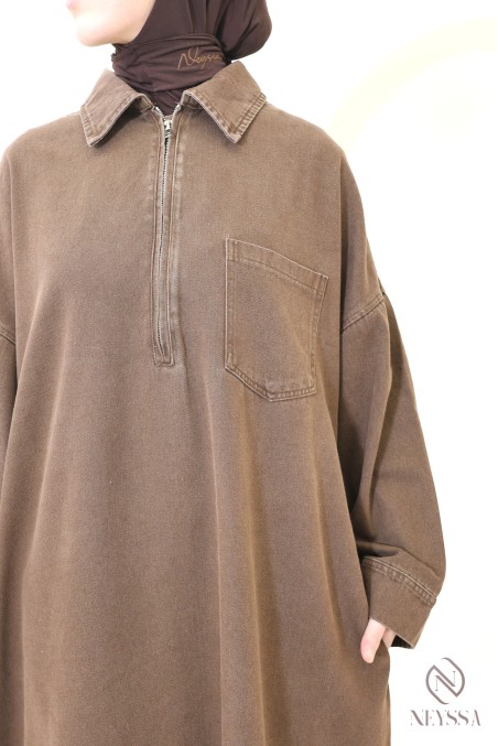Langes Kleid in Jeansbraun mit Hemdkragen aus 100 % Baumwolle