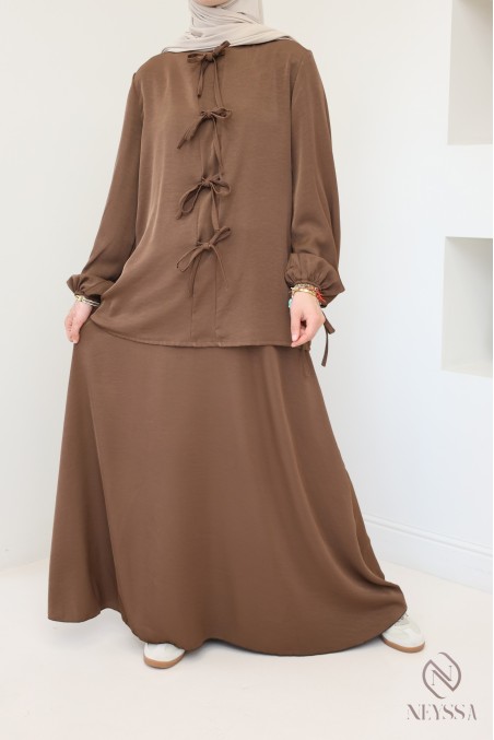 Women's two-piece set with long skirt and modern tunic in satin fabric