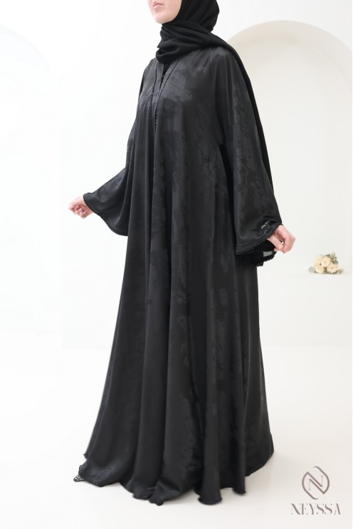 Luxuriöse Kimono-Abaya Dubai mit Umbrella-Schnitt und Holzverzierung