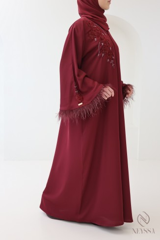 Abaya Dubaï kimono Bordeaux avec perles et plumes femme pour l'Aïd 2