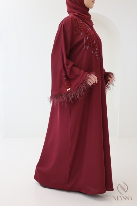 Abaya Dubai Kimono Bordeaux mit Perlen und Federn für das Eid-Fest