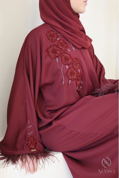 Abaya Dubai Kimono Bordeaux mit Perlen und Federn für das Eid-Fest