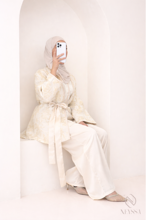 4-piece beige brocade kimono set for women, trendy outfit