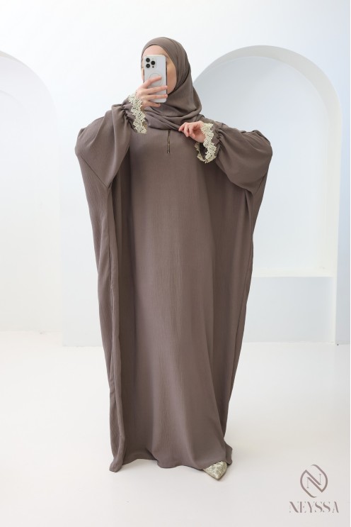 Robe de prière coupe papillon hijab intégré, avec broderie dorée