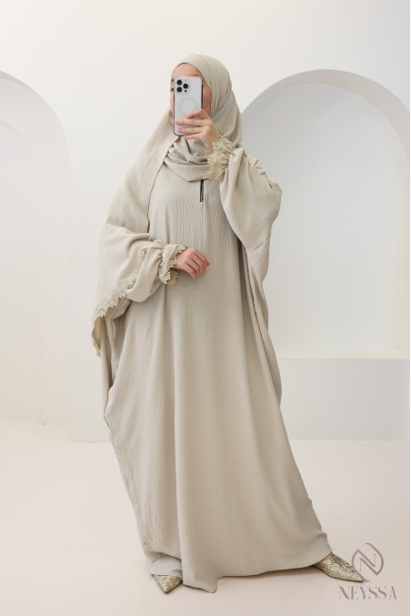 Robe de prière coupe papillon hijab intégré, avec broderie dorée