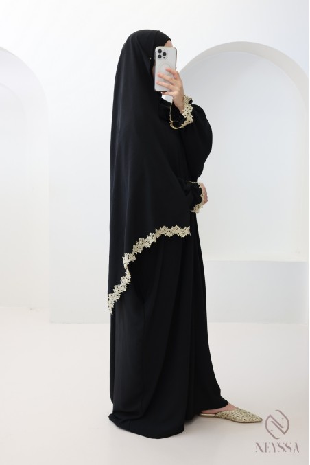 Robe de prière coupe papillon hijab intégré, avec broderie dorée