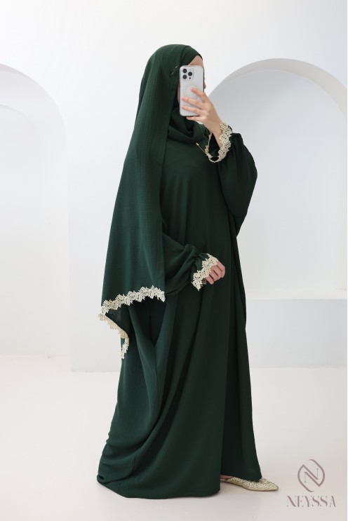 Gebetskleid im Schmetterlingsschnitt mit integriertem Hijab