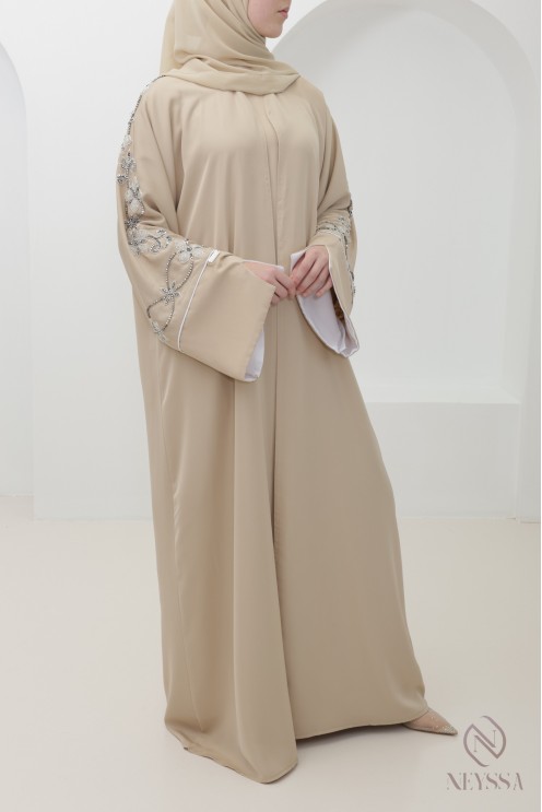 Abaya Dubaï kimono beige avec perlages argenté tendance pour l'aïd