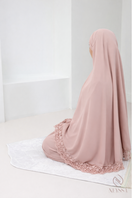 abaya khimar en soie de Médine avec détails de dentelle femme