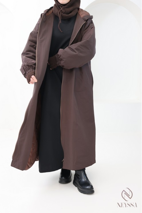 Manteau long style doudoune coupe droite oversize marron pour femme
