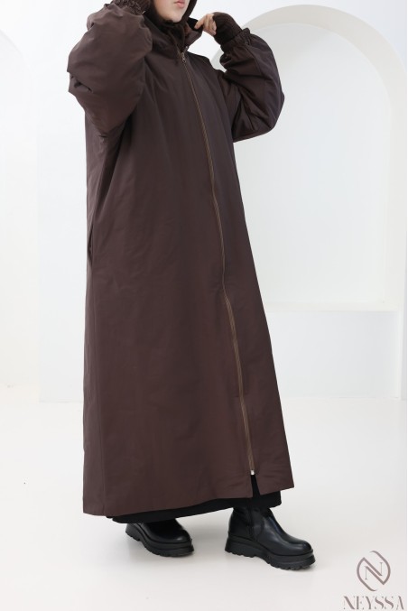 Manteau long style doudoune coupe droite oversize marron pour femme