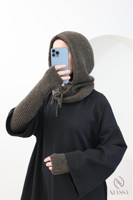 Knitted balaclava + mittens set – a must-have for this winter