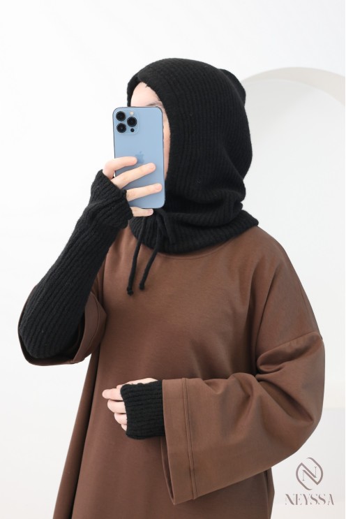 Knitted balaclava + mittens set – a must-have for this winter