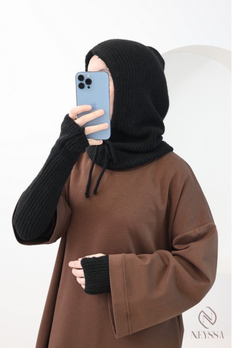 Knitted balaclava + mittens set – a must-have for this winter