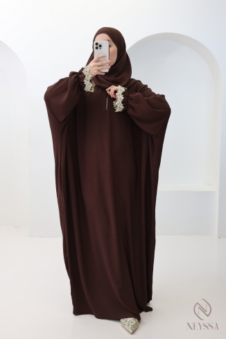 Geschenkbox mit braunem Gebetskleid mit integrierter Hijab-Spitze 2