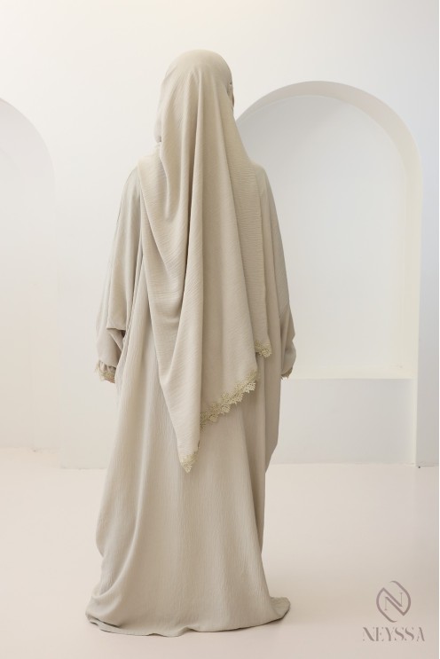 Box prière femme avec hijab intégré et dentelles beige + tapis