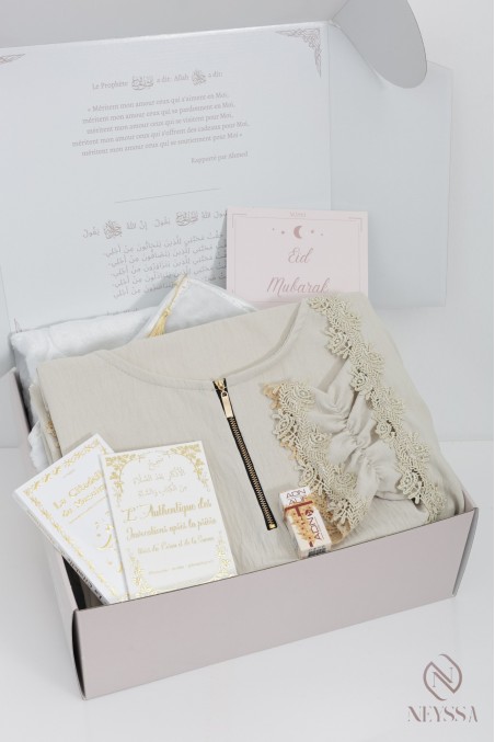Box prière femme avec hijab intégré et dentelles beige + tapis