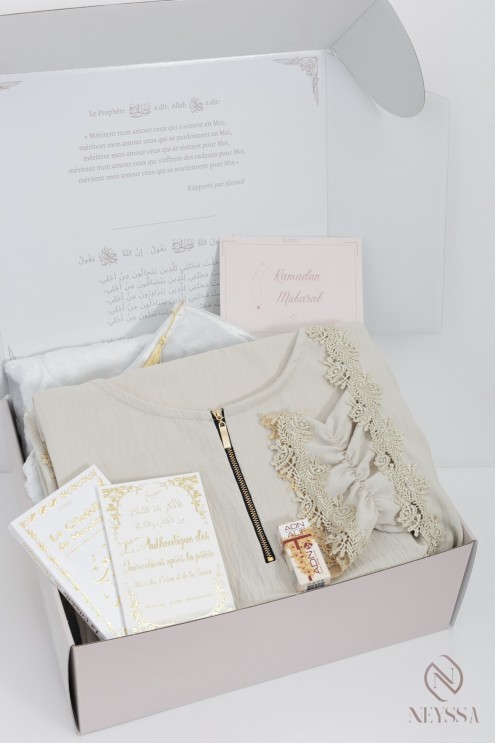 Gebetsbox für Frauen mit integriertem Hijab und beiger Spitze