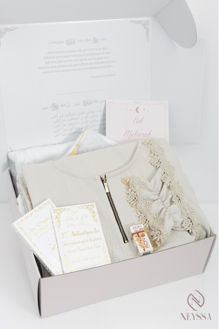 Box prière femme avec hijab intégré et dentelles beige + tapis