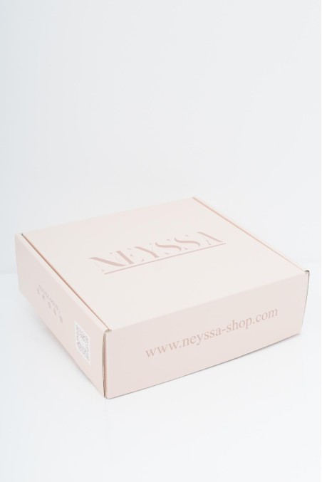 Women's prayer box with integrated hijab and beige lace + rug