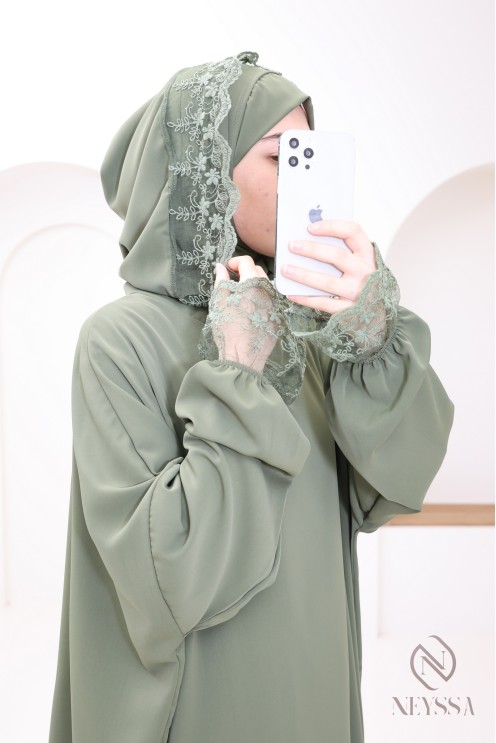 Abaya de prière spéciale 1m80 soie de Médine avec dentelles femme