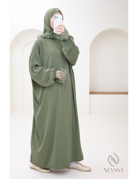 Abaya de prière spéciale 1m80 soie de Médine avec dentelles femme