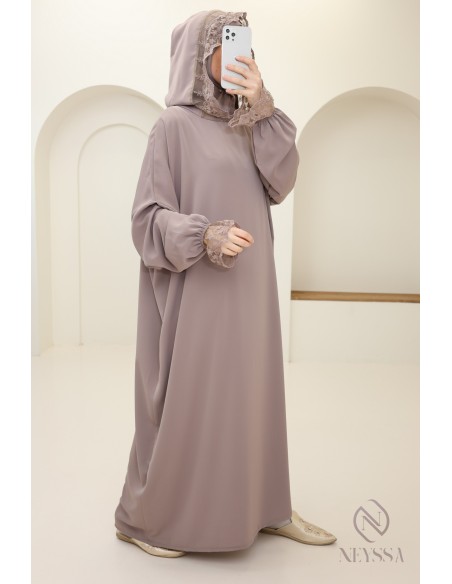 Abaya de prière spéciale 1m80 soie de Médine avec dentelles femme