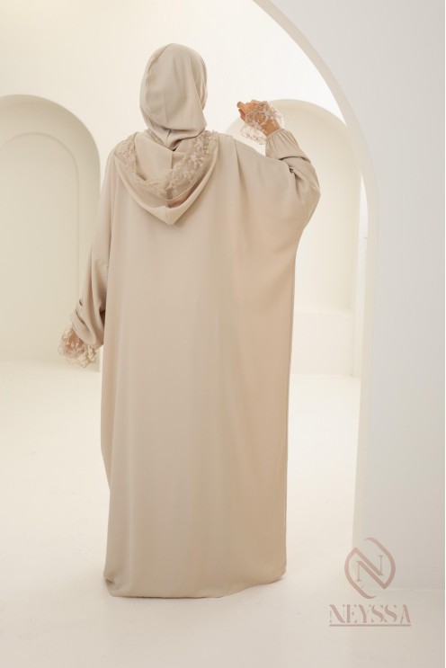 Abaya de prière spéciale 1m80 soie de Médine avec dentelles femme