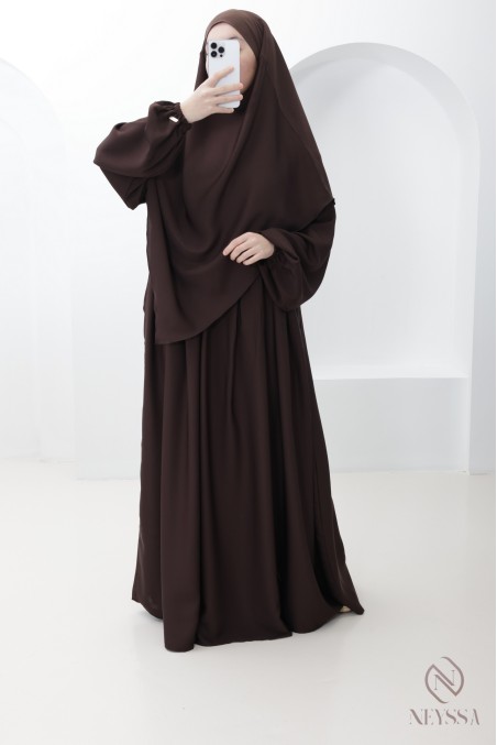 Ensemble abaya khimar poche sur le buste, parfait pour tenue omra