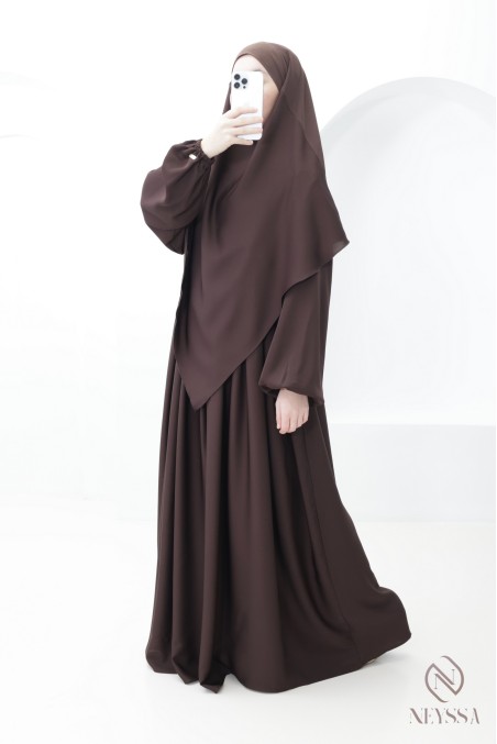 Ensemble abaya khimar poche sur le buste, parfait pour tenue omra