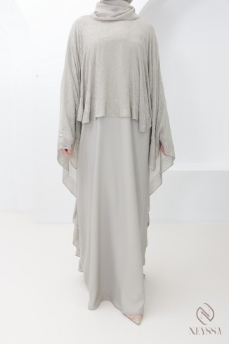 Abaya Dubaï cape en mousseline greige a strass hijabi moderne