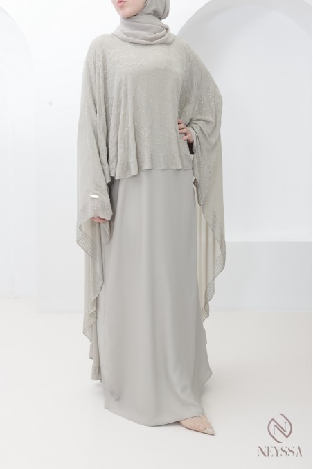 Abaya Dubai Cape aus greigefarbenem Chiffon mit Strasssteinen, Hijabi
