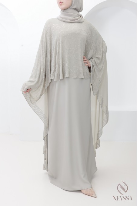 Abaya Dubaï cape en mousseline greige a strass hijabi moderne