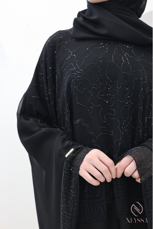 Schwarze Abaya Dubai mit Chiffon-Umhang und Strasssteinen