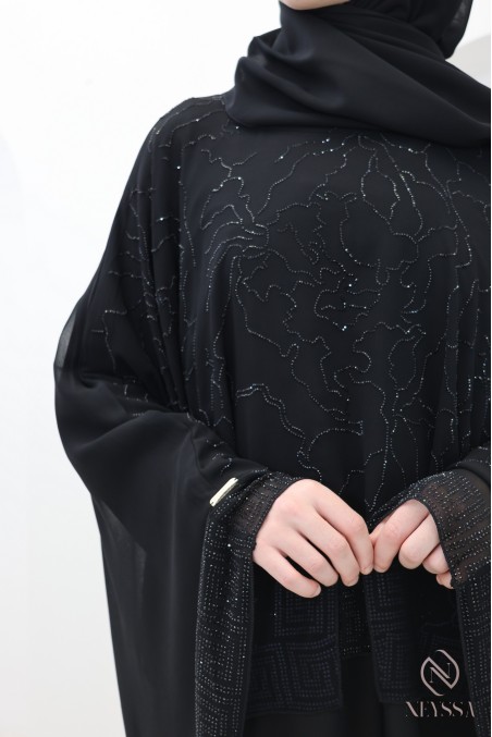 Schwarze Abaya Dubai mit Chiffon-Umhang und Strasssteinen