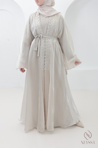 Dubai kimono abaya in greige organza with a flared cut for hijabi