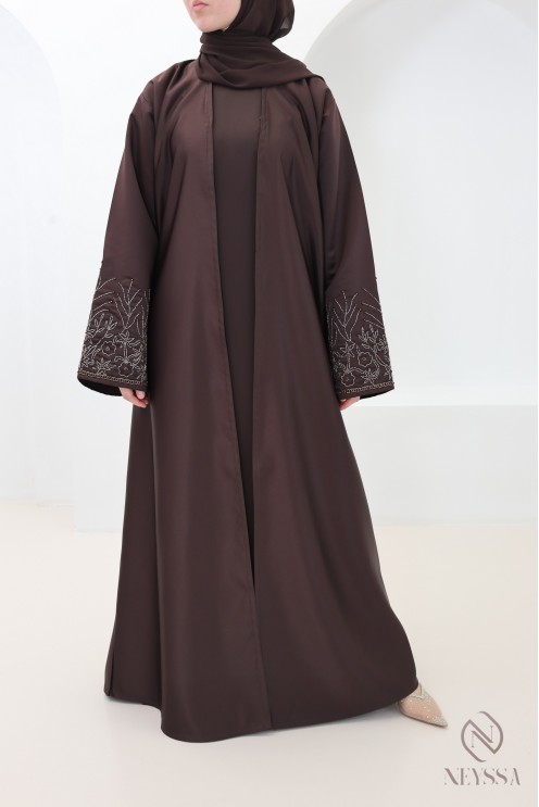 Abaya Dubaï chocolat, kimono soie de Nidah avec perlages floraux
