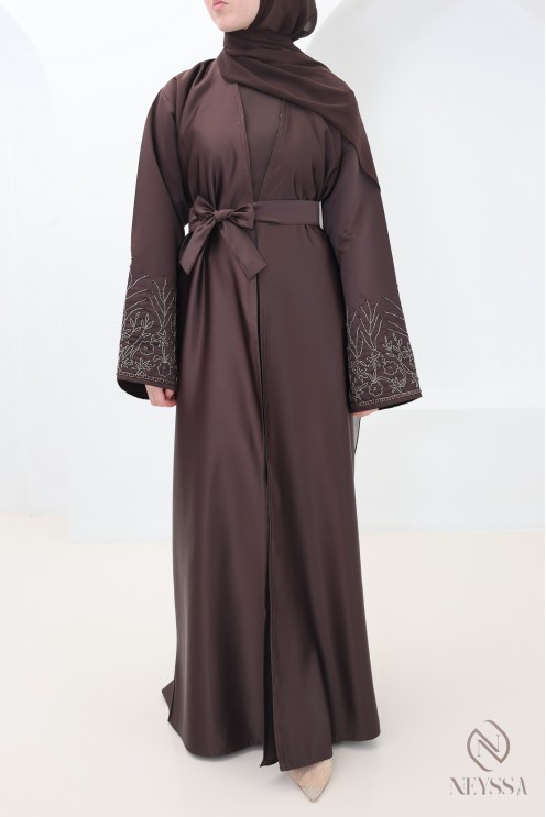 Abaya Dubaï chocolat, kimono soie de Nidah avec perlages floraux