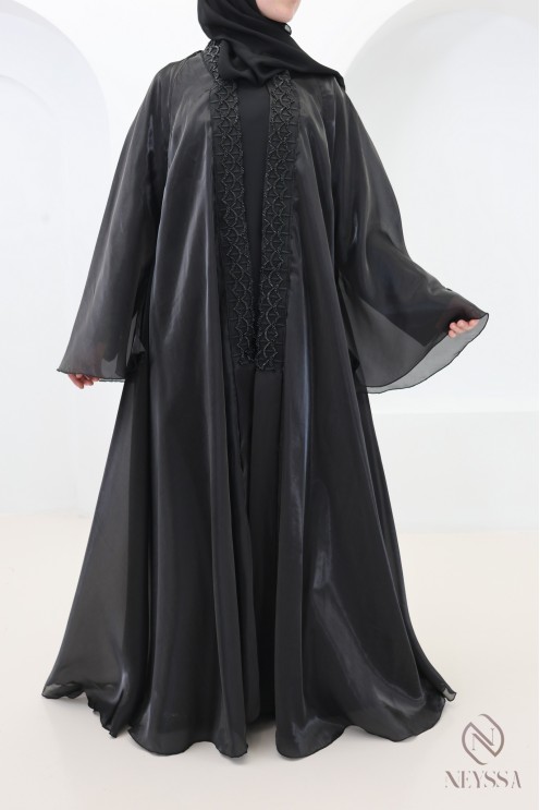 Abaya Dubaï kimono organza satinée noir coupe umbrella hijabi