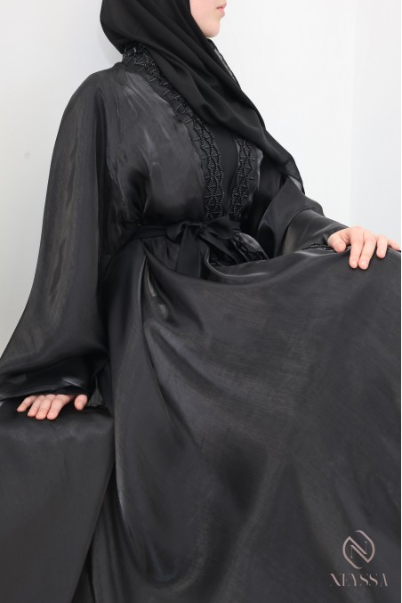 Abaya Dubaï kimono organza satinée noir coupe umbrella hijabi